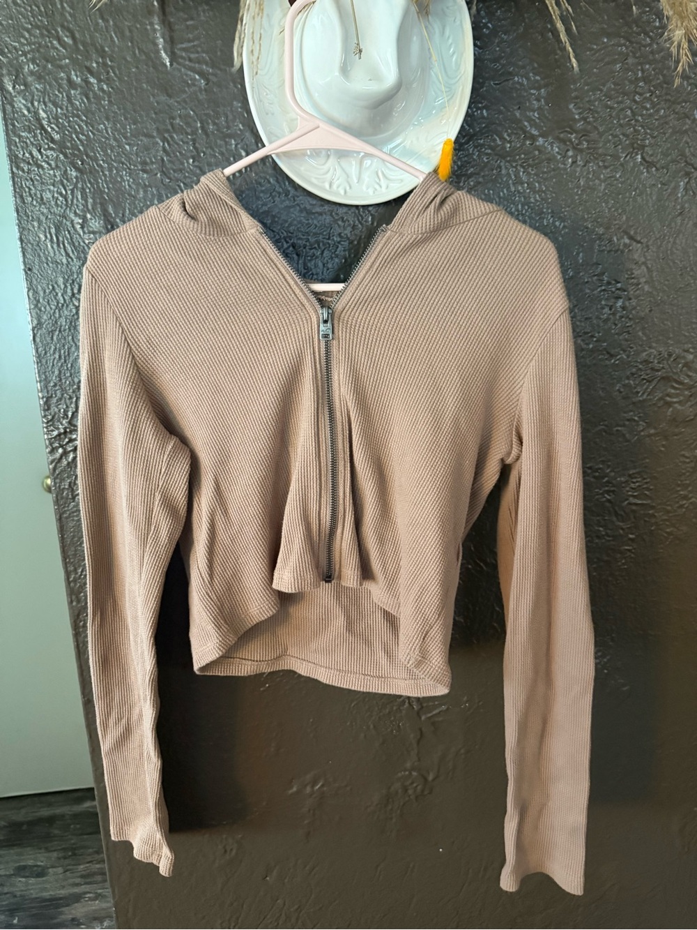 Hollister Ribbed Cropped Zip Hoodie in Taupe